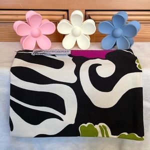New! 4-item set: 3 flower hair clips & Local Design Made in HI zippered pouch